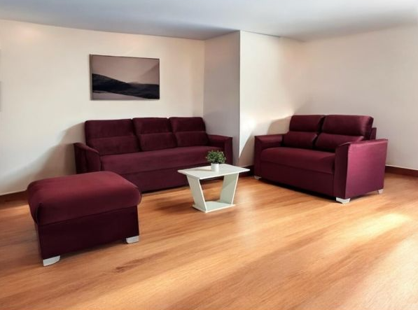 SOFA UNANIME PIRIBEBUY 3+2 LUGARES BORDO + PUFF + MESITA